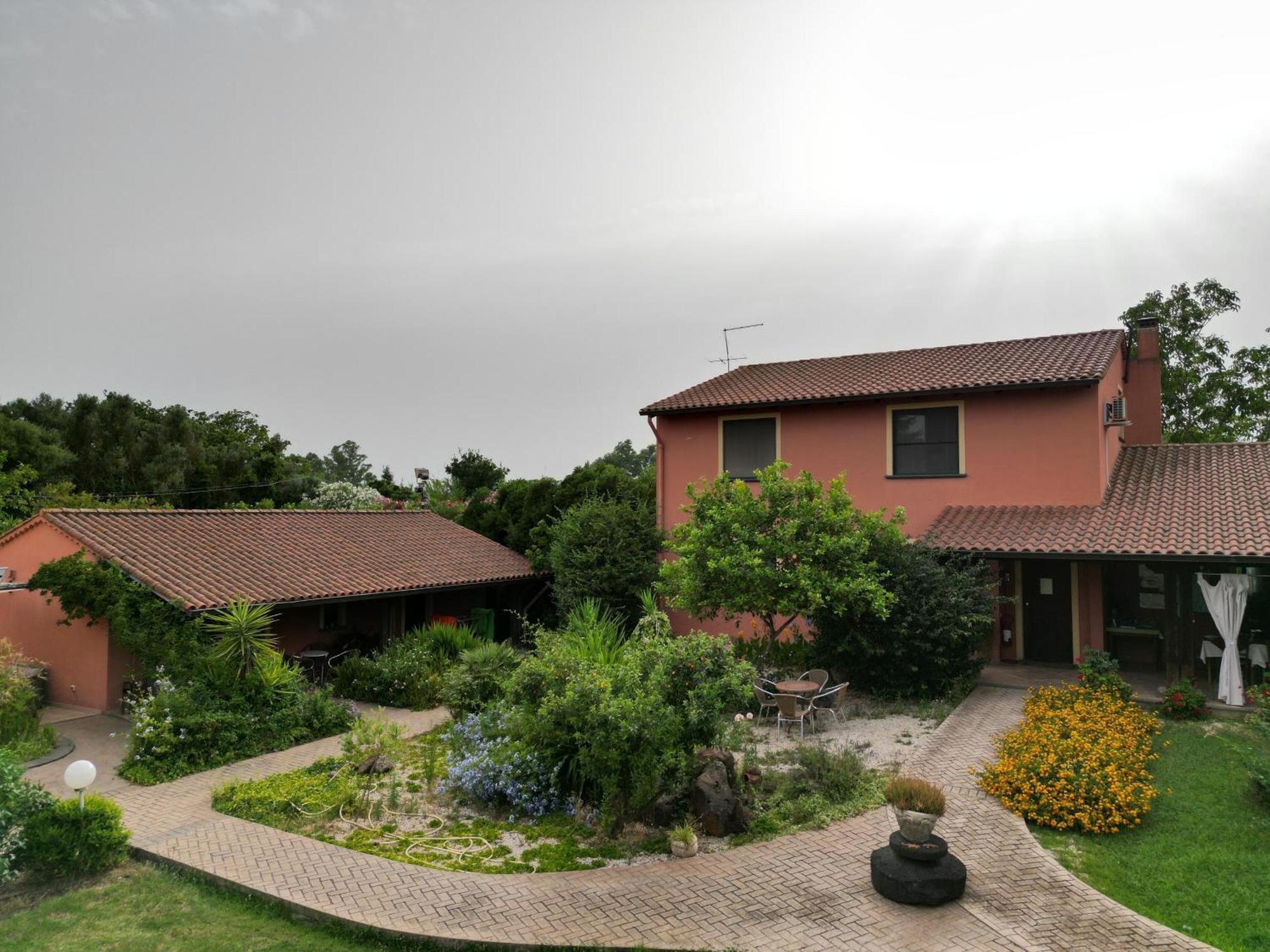 L'Orto Villa San Vero Milis Buitenkant foto